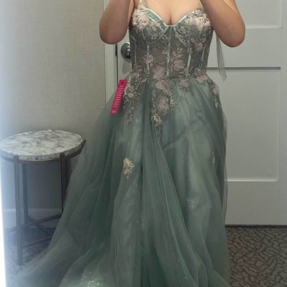 Prom dress